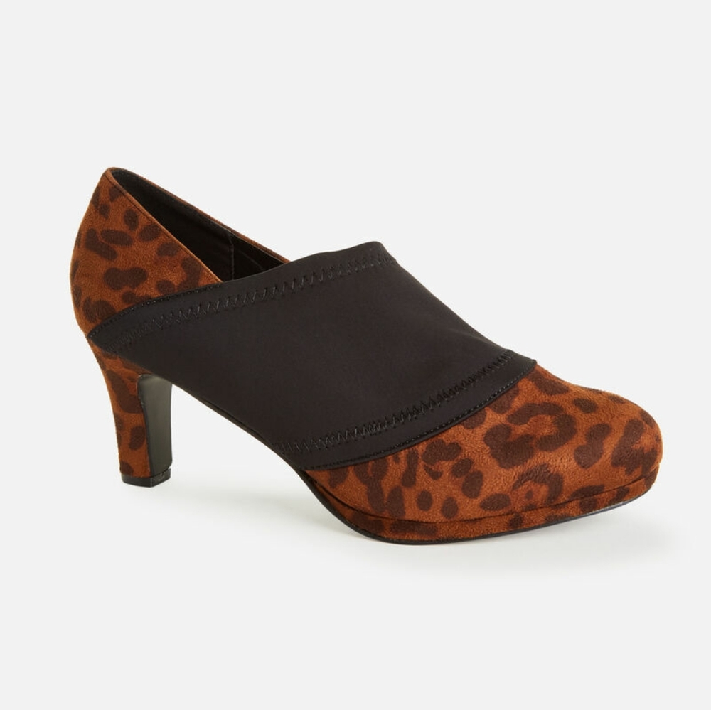 Wide Animal Print heel shoe